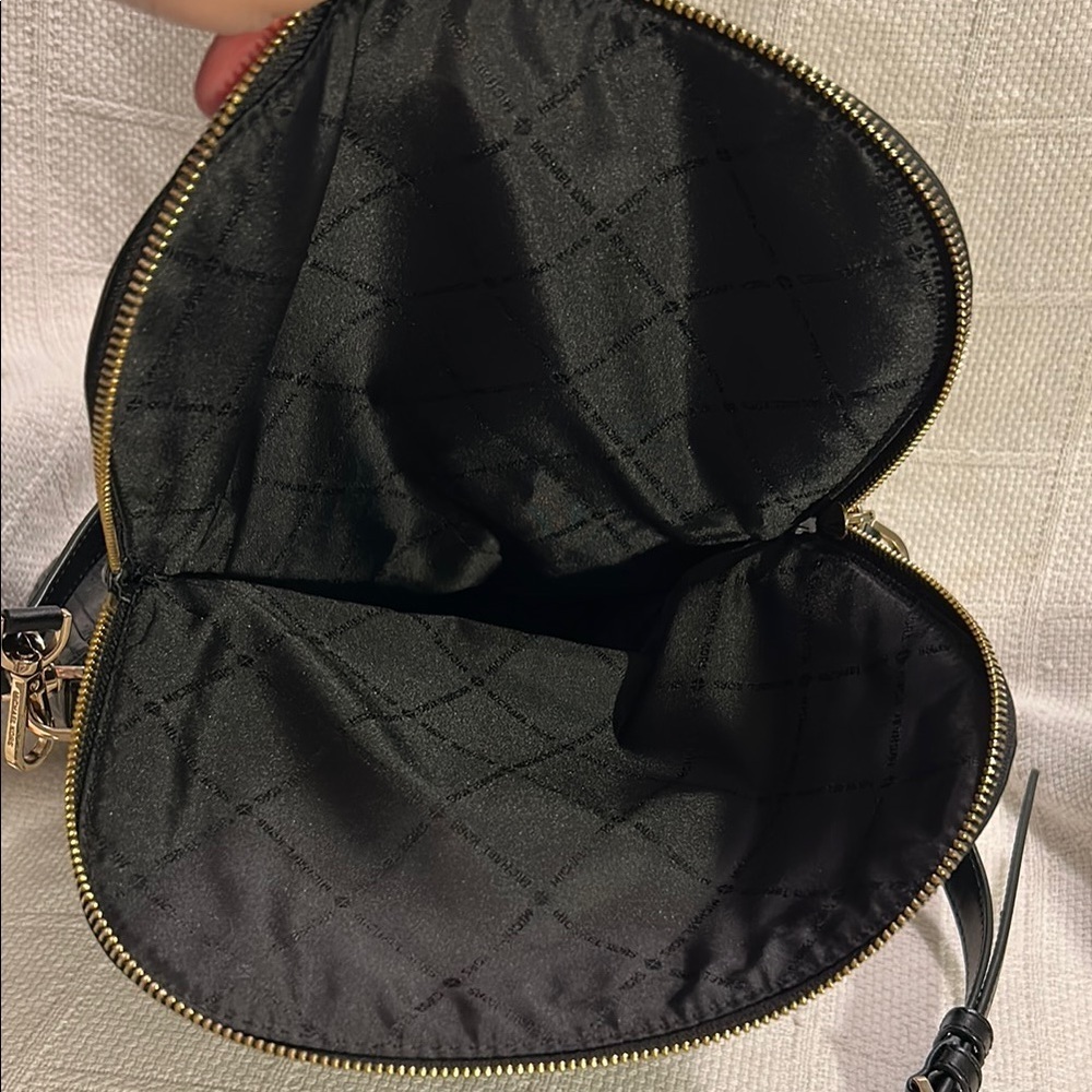 MICHAEL KORS Black Crossbody Bag - Picture 7 of 8